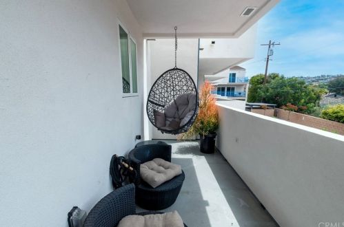 6160 Pacific Coast Hwy, Redondo Beach CA  90277-5907 exterior