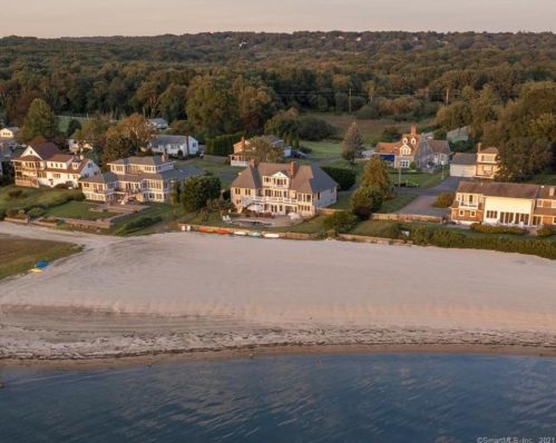 165 Neptune Dr, Groton, CT 06340-5403