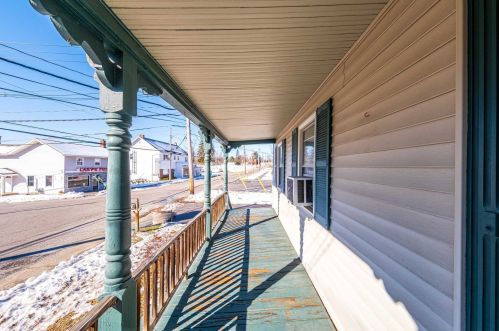 78 Old Glenham Rd, Fishkill NY  12524-3104 exterior