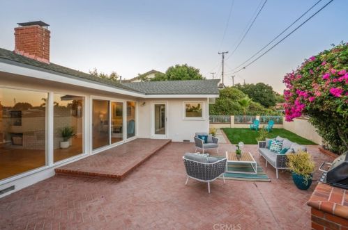 2105 Velez Dr, Rancho Palos Verdes CA  90275-1427 exterior
