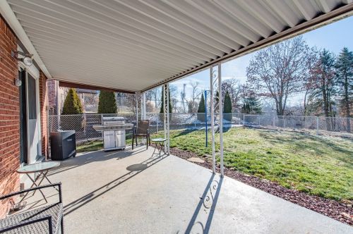 741 Sara Ln, Verona PA  15147-2636 exterior