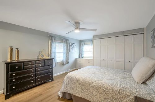 1055 Champagne Dr, Marion OH  43302-6626 exterior