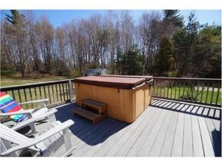 12 Walker Rd, Danville, NH 03819-5105