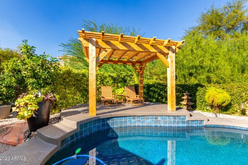 11039 11th St, Phoenix AZ  85020-5852 exterior