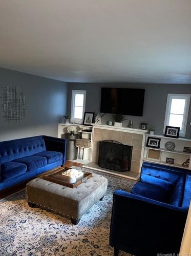 760 Cutspring Rd, Stratford, CT 06614-2445
