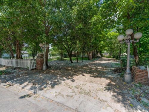 6900 Hewitt St, Fort Worth, TX 76182-3921