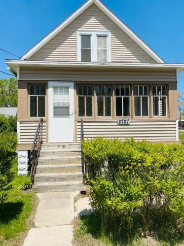 2727 Martha St, Hammond, IN 46323-1530