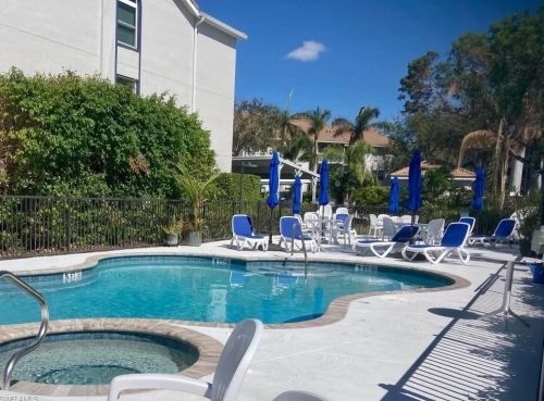 532 Club Side Dr, Naples FL  34110-6019 exterior