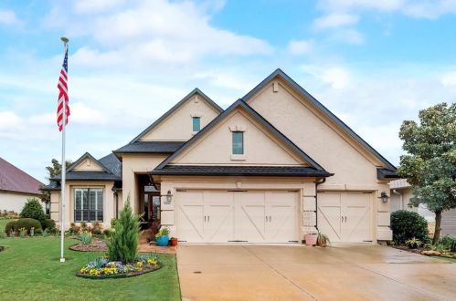 9801 Cypress St, Denton, TX 76207-6706