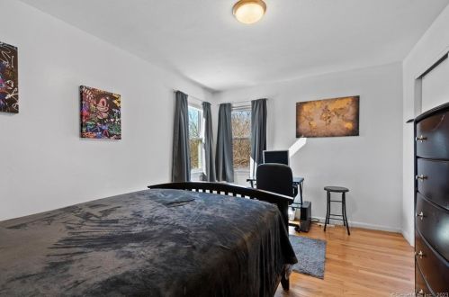 54 Piping Rock Dr, Waterbury CT  06706-2425 exterior