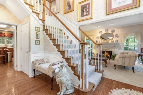 306 Thompson Run Rd, Pittsburgh, PA 15237-3371