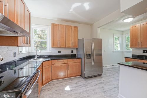 404 Maple Ave, Camden NJ  08109-2021 exterior