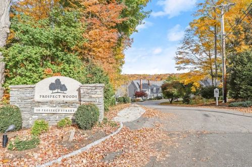 120 Prospect St, Ridgefield CT  06877-4656 exterior