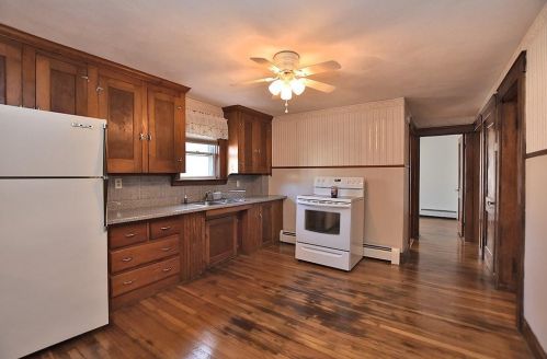 512 Commonwealth Ave, Warwick RI  02886-2750 exterior