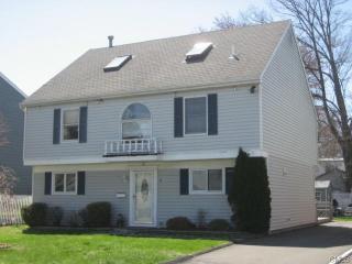 25 Andover Rd, Stamford, CT 06902-4415