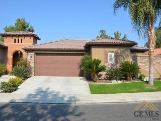 8806 Maggiore Ln, Bakersfield, CA 93312-1960
