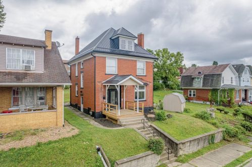 1230 Woodmont Ave, New Kensington, PA 15068-5537