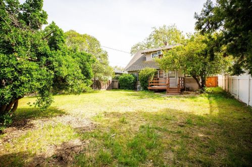 1229 Lyons Ave, Turlock CA  95380-4120 exterior