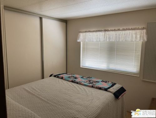 69521 Parkside Dr, Desert Hot Springs CA  92241-8719 exterior