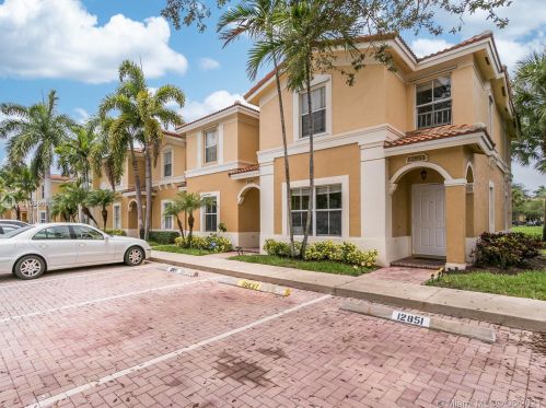 12851 31st Ct, Hollywood, FL 33027-5331