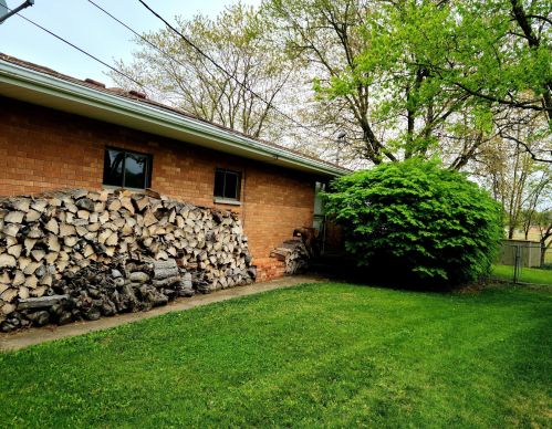 180 Lafayette St, London OH  43140-1162 exterior