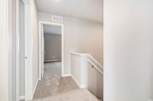 401 Haines Dr, Elkhart, IN 46514-1464