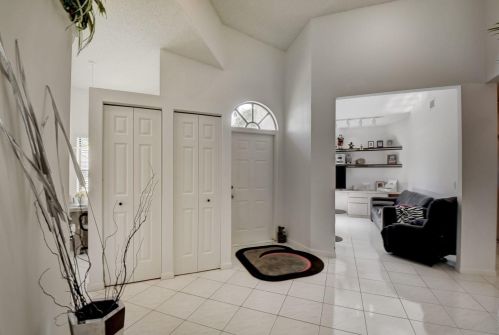 7572 Lexington Club Blvd, Delray Beach, FL 33446-1384