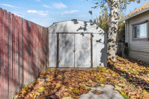 120 Thomas St, Ukiah CA  95482-5822 exterior