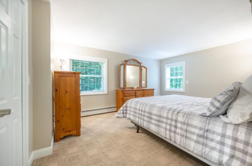 114 Lancaster Farm Rd, Salem NH  03079-4823 exterior