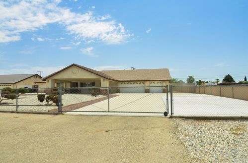 14811 Dos Palmas Rd, Victorville, CA 92392-2533