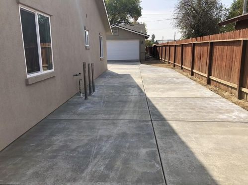 919 Southgate Dr, Bakersfield CA  93304-5150 exterior