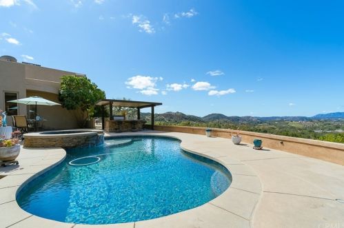 45650 La Cruz Dr, Temecula, CA 92590-3930