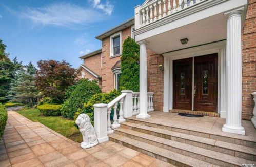 20 Pettit Dr, Huntington Station, NY 11746-5923