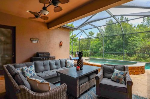 19401 Sweet Grass Way, Lutz FL  33558-5016 exterior