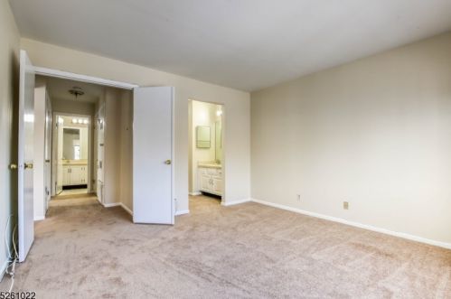 49 Tansy Ct, Bedminster NJ  07921-1404 exterior