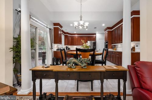 7226 Lyndam Hill Cir, Lorton VA  22079-4509 exterior