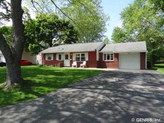 193 Iroquois St, Webster, NY 14580-3566