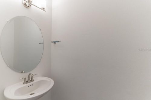 1405 Michigan St, Orlando FL 32806-4818 exterior