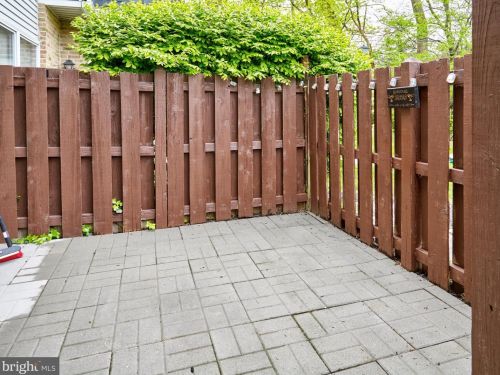 3056 Harbour Dr, Palmyra, NJ 08065-2208