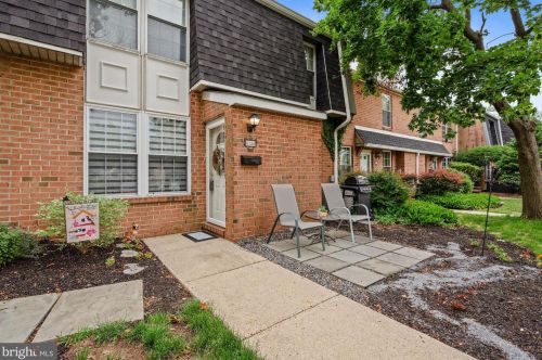 3122 Harbour Dr, Palmyra, NJ 08065-2220
