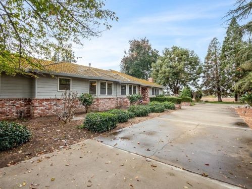 6763 Gertrude Ave, Winton, CA 95388-9543