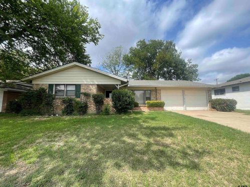 3620 Guadalupe Rd, Fort Worth, TX 76116-6832