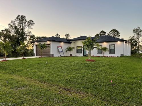 3216 45th St, Lehigh Acres, FL 33976-4644