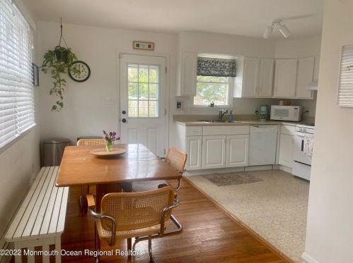 194 Maple Ave, Island Heights, NJ 08732-7817
