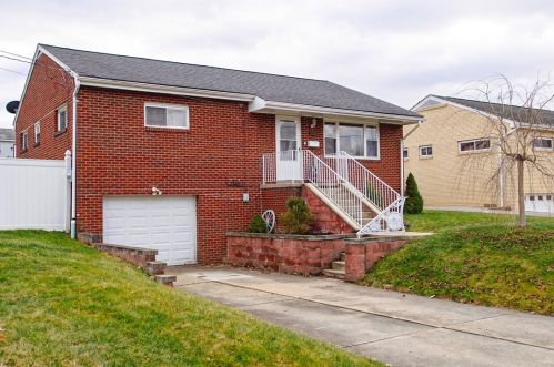 2632 Russell Dr, New Kensington PA  15068-3037 exterior