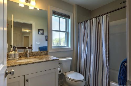 37 Mill Rd, North Branford CT  06471-1019 exterior