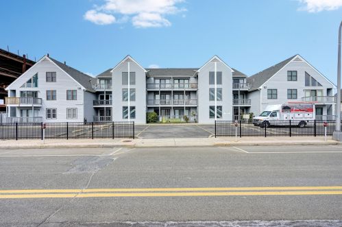 42 Hamilton Ave, Pelican Island, NJ 08751-2530