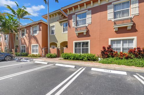 131 Lake Monterey Cir, Boynton Beach, FL 33426-8436