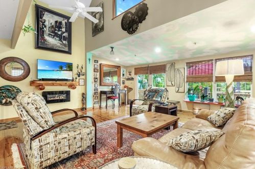 1375 Sandpiper St, Naples FL  34102-0518 exterior