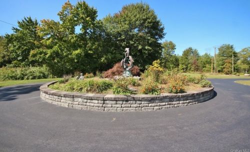 80 Pine Grove Rd, Middletown, NY 10940-7586